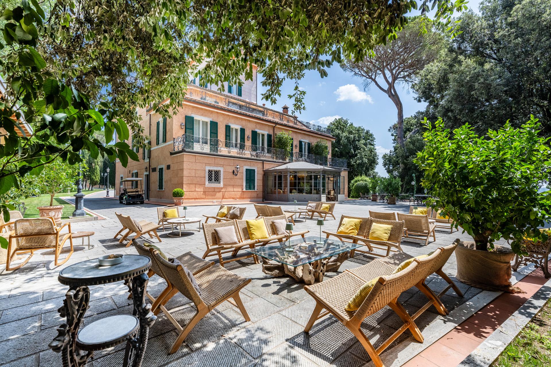 Bristot Bar La Limonaia, the cocktail bar at Villa Valentini Bonaparte