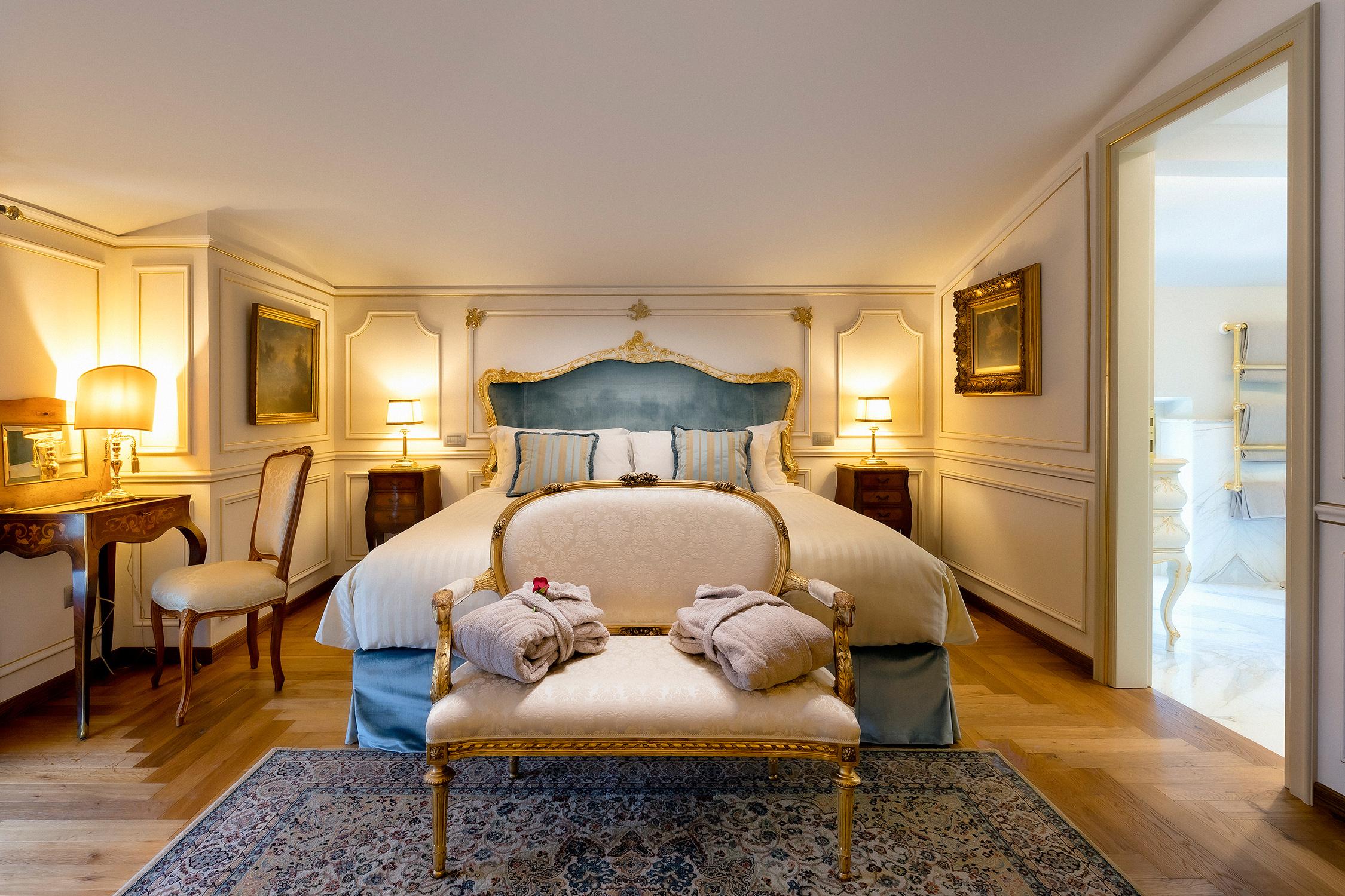 Canova Deluxe room| Luxury suite near Cortona | Toscana | Villa Valentini Bonaparte