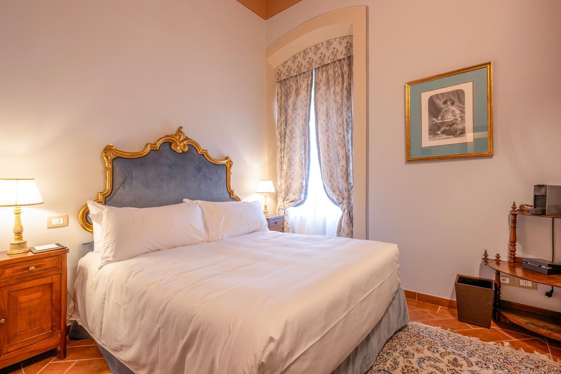 Three bedrooms Suite| Fascinating Suite at La Scuderia of Villa Valentini Bonaparte