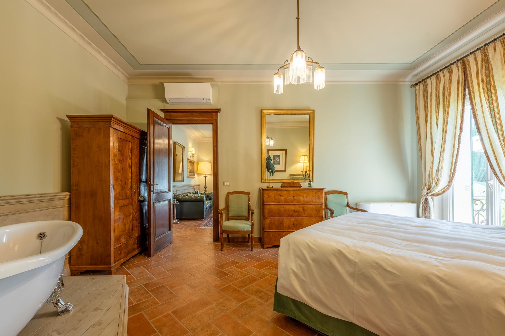 One bedroom Suite | Elegant Suite at La Scuderia of Villa Valentini Bonaparte