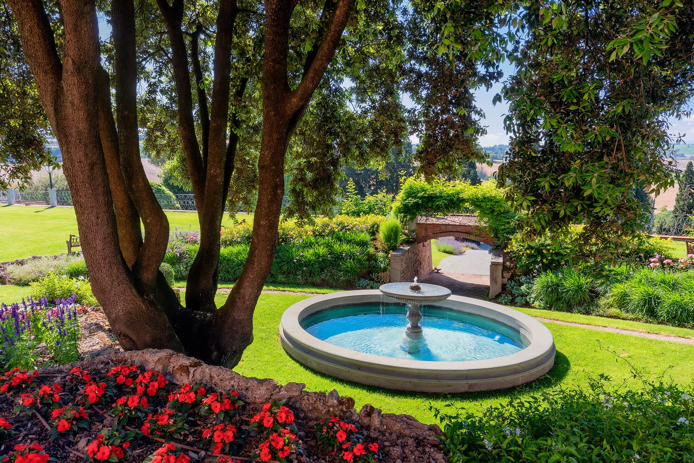 The gardens of the Villa between Tuscany & Umbria, Castiglion del Lago